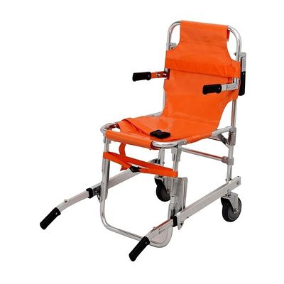 Robuuste oranje stoelen voor veilig en gemakkelijk vervoer