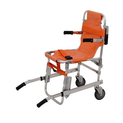 Robuuste oranje stoelen voor veilig en gemakkelijk vervoer